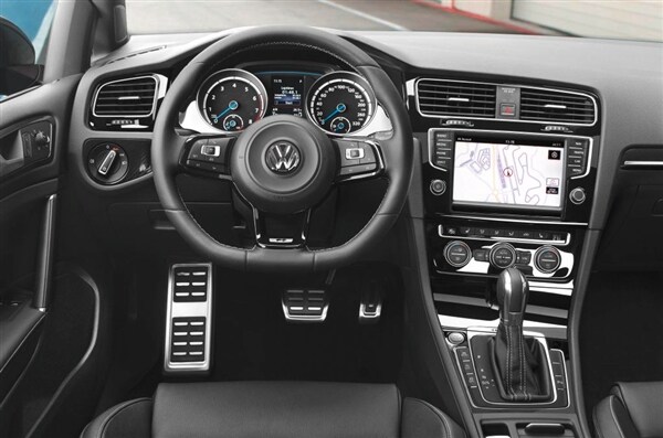 2015 Volkswagen Golf R makes U.S. debut in Detroit 33
