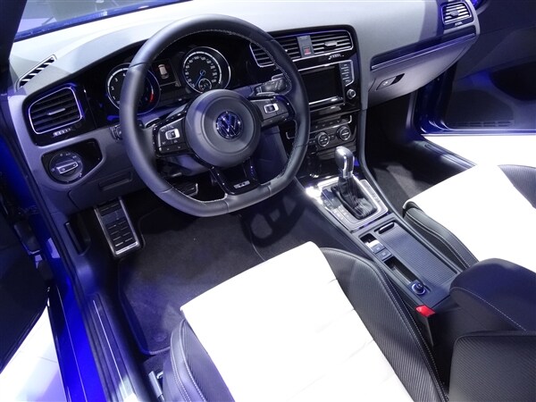 2015 Volkswagen Golf R makes U.S. debut in Detroit 5