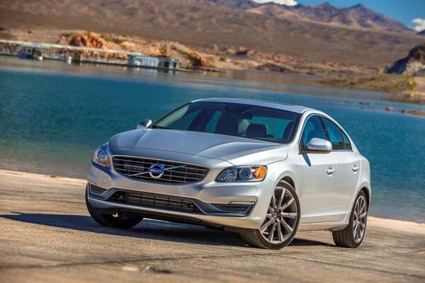 https://file.kbb.com/kbb/images/content/editorial/slideshow/2015-volvo-s60-t6-drive-e-quick-take/141847_volvo_s60-600-001.jpg