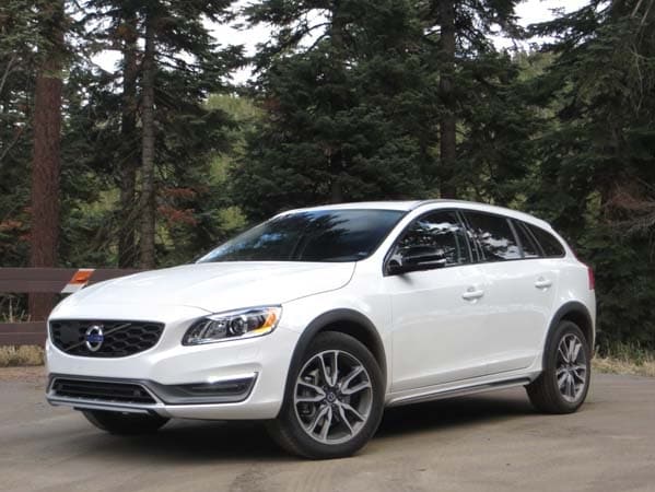 2015.5 Volvo V60 T5 AWD Cross Country First Review - Kelley Blue Book