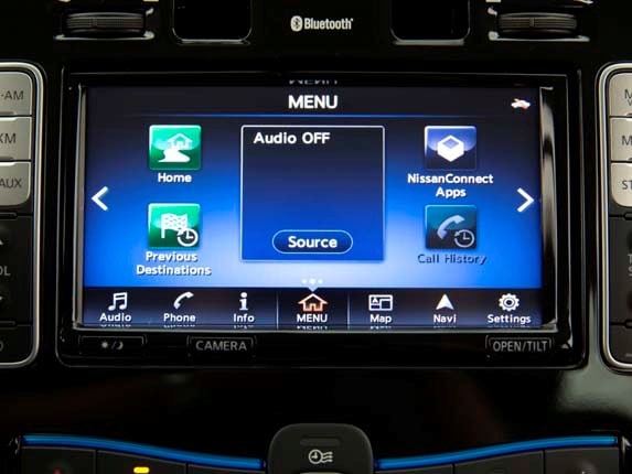 2016-nissan-leaf-touchscreen-display1-600-001.jpg