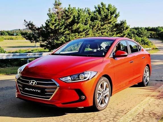 2017 Hyundai Elantra previewed - Kelley Blue Book