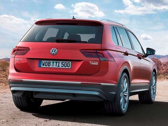 2017 Volkswagen Tiguan First Look: Volkswagen's Compact SUV Has a Whole ...