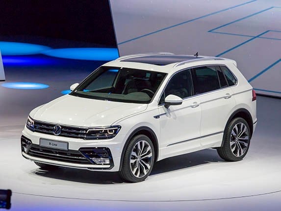 2017 Volkswagen Tiguan First Look: Volkswagen's Compact SUV Has a Whole ...