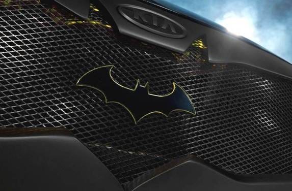 Batman-inspired Kia Optima will go on the block for charity 3