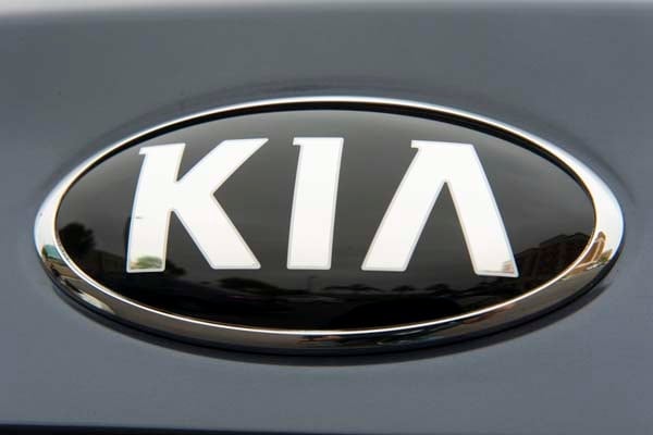 2015 Kia Forte EX: Features and Technology for a Price - Kelley Blue Book