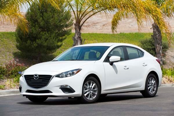  Mazda Mazda3 i Touring 2014: Atractivo en muchos niveles - Kelley Blue Book