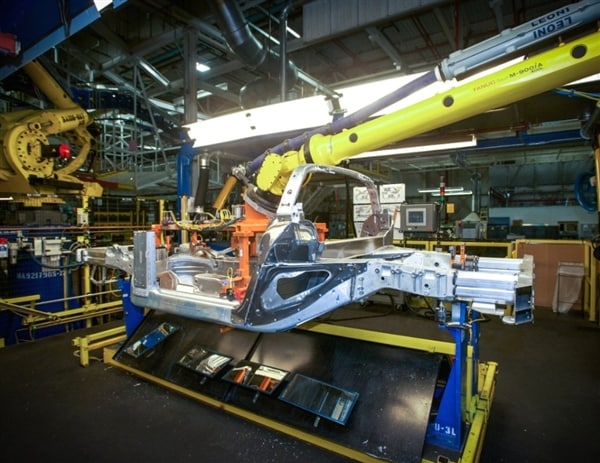 Corvette plant tours to begin again on October 14th - Kelley Blue Book