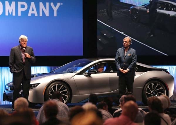 First production BMW i8 nets $825,000 for charity at auction