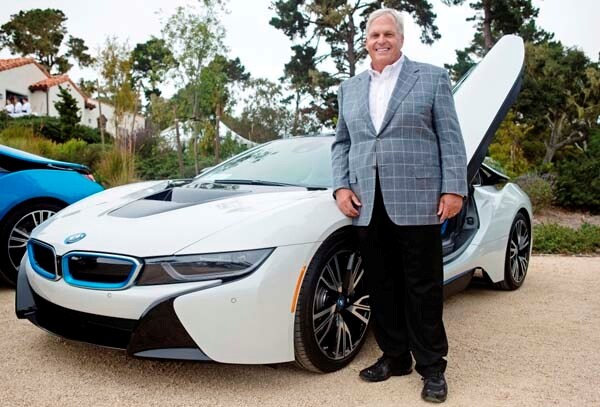 First production BMW i8 nets $825,000 for charity at auction 3