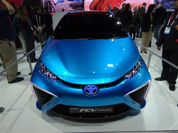 toyota unveils fuel cell concept #7