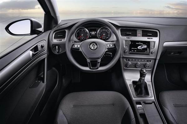 volkswagen-golf-bluemotiuon-concept-interior-600-001