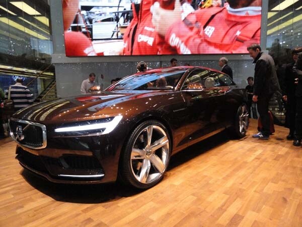 Volvo Concept Estate showcases intuitive new interface