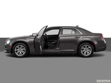 2018 Chrysler 300 Pricing Ratings Reviews Kelley Blue Book 2018 Chrysler 300 Exterior