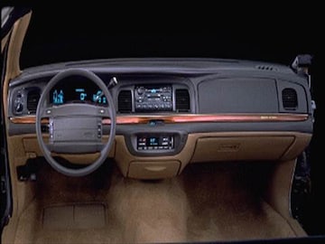 1995 Ford Crown Victoria Pricing Ratings Reviews Kelley Blue Book 1995 Ford Crown Victoria Exterior Interior