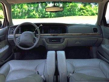 1998 Ford Crown Victoria | Pricing, Ratings & Reviews ...
