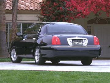 2000 Lincoln Town Car Pricing Ratings Reviews Kelley Blue Book 2000 Lincoln Town Car Exterior