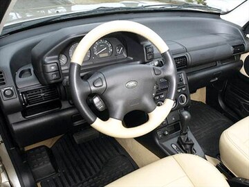 https://file.kbb.com/kbb/vehicleimage/housenew/480x360/2003/2003-land%20rover-freelander-dashboard_rofreint0365.jpg?interpolation=high-quality&downsize=360:*
