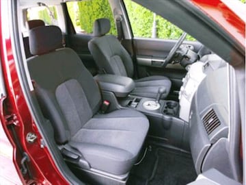 2004 Mitsubishi Endeavor Pricing Ratings Reviews Kelley Blue Book 2004 Mitsubishi Endeavor Interior