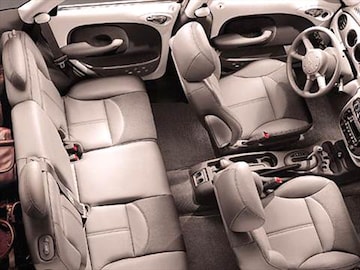 2005 Chrysler Pt Cruiser Pricing Ratings Reviews Kelley Blue Book 2005 Chrysler Pt Cruiser Interior