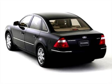 https://file.kbb.com/kbb/vehicleimage/housenew/480x360/2005/2005-ford-five%20hundred-rearside_fofiv052.jpg?interpolation=high-quality&downsize=360:*