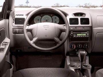 2005 Kia Rio Pricing Ratings Reviews Kelley Blue Book 2005 Kia Rio Pricing Ratings Reviews Kelley Blue Book