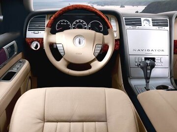 2006 Lincoln Navigator Pricing Ratings Reviews Kelley Blue Book 2006 Lincoln Navigator Interior