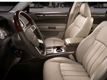 2009 Chrysler 300 Pricing Ratings Reviews Kelley Blue Book 2009 Chrysler 300 Interior