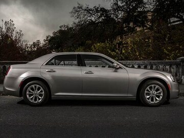 2016 Chrysler 300 Pricing Ratings Reviews Kelley Blue Book 2016 Chrysler 300 Exterior
