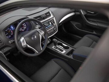 2017 Nissan Altima Pricing Ratings Reviews Kelley Blue Book 2017 Nissan Altima Interior
